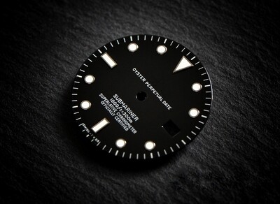 Sub 16610 wht lume dial
