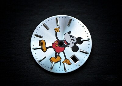 Date 15000 Mickey dial