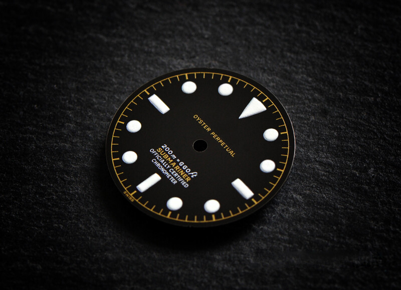 Sub 6538 gloss wht lume dial