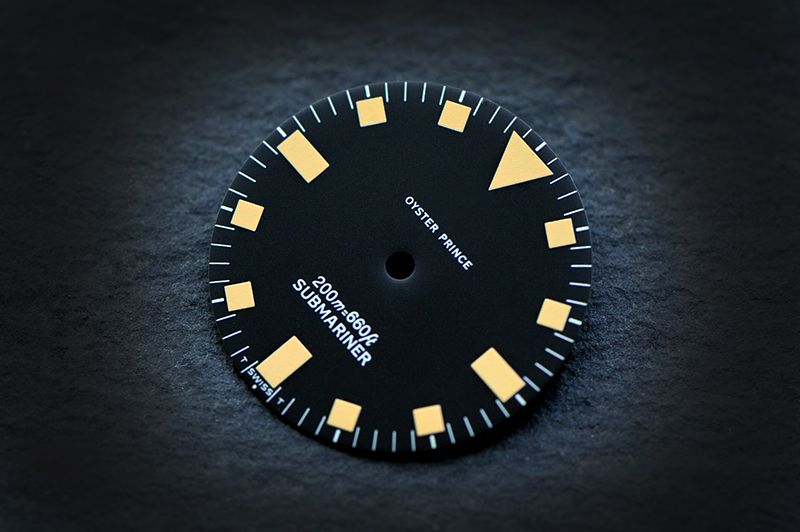 T sub 9401/0 black dial