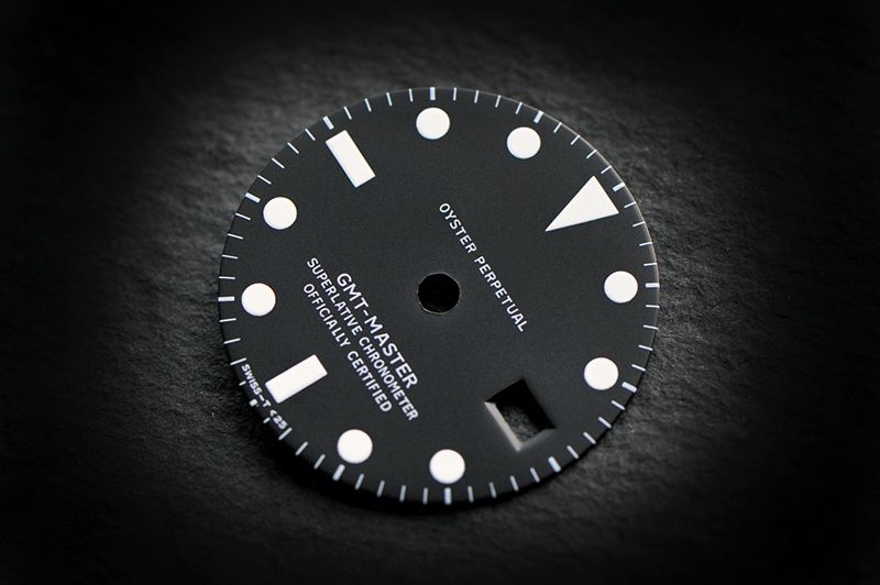 GMT 1675 matt wht lume dial