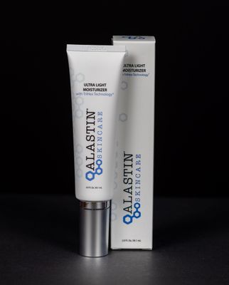 Ultra Light Moisturizer with TriHex Technology®