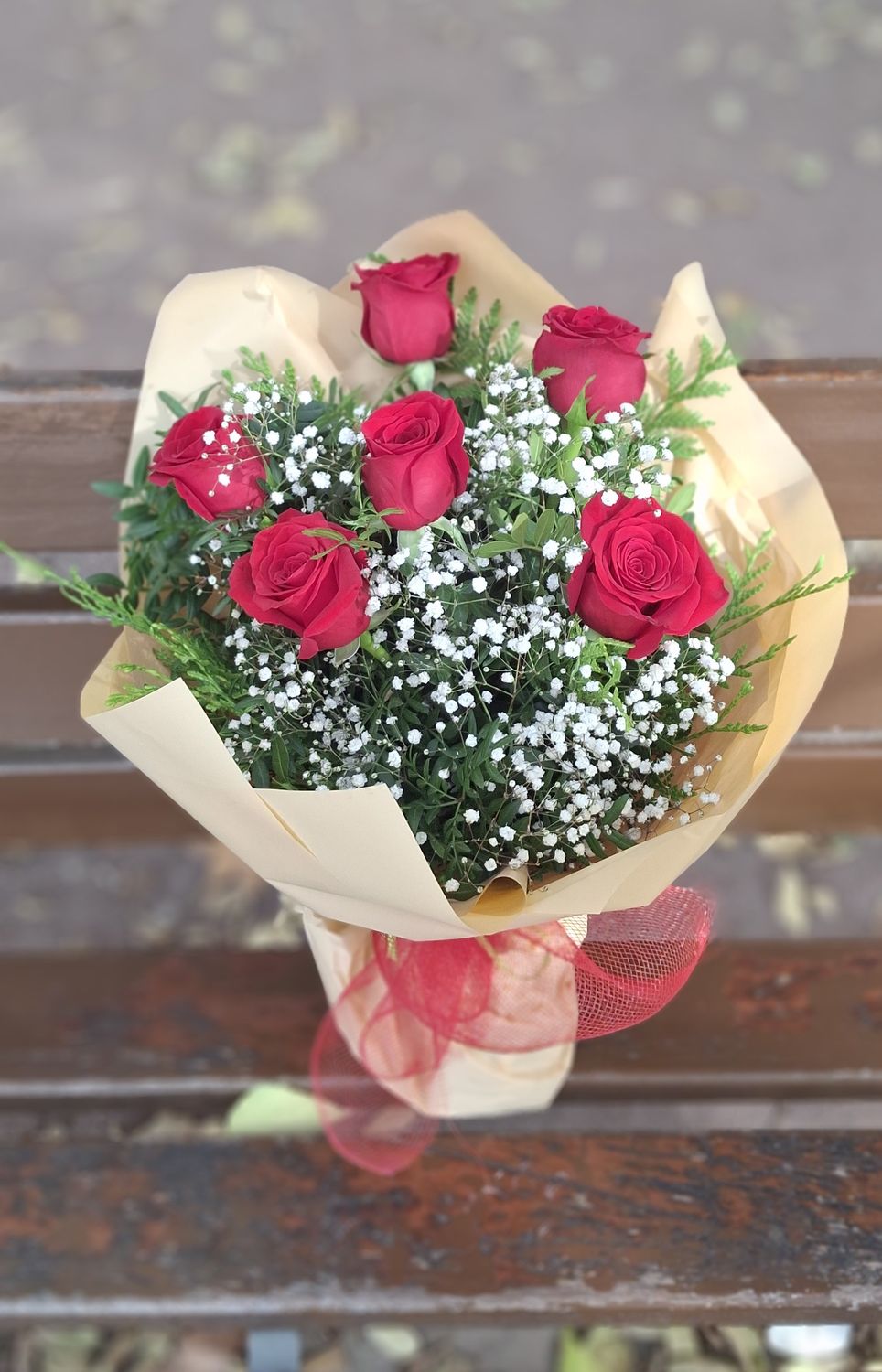 Ramo de 6 rosas rojas