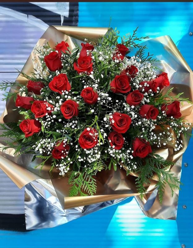 ramo de 24 rosas rojas