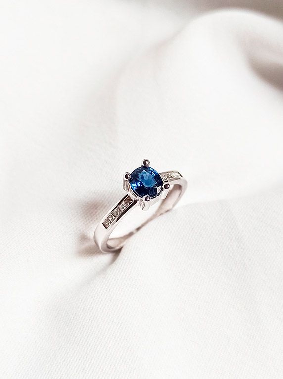 Anillo Celine