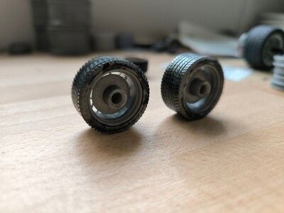 4x  aston martin dbx707 f1 ATTENTION  format 30X14 tire and rims+ DISK