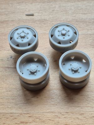4x default rims (2 front / 2 rear OPEL BLITZ 18x14 round connection