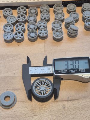 Aston Martin DBX 707 Set of 4 wheels, discs, and specific tires (total diameter 33x14)