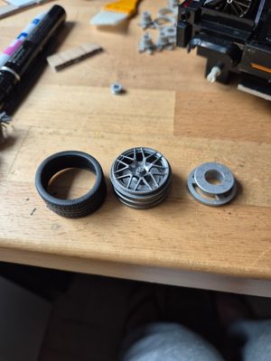Mercedes classe G AMG,  Set of 4 wheels, discs, and specific tires (total diameter 33x14)