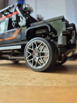 Mercedes classe G AMG,  Set of 4 wheels, discs, and specific tires (total diameter 33x14)