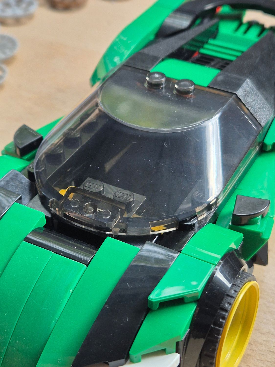 1x Adaptable windscreen  3383