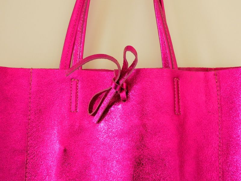 Metallic fuchsia shopping bag
