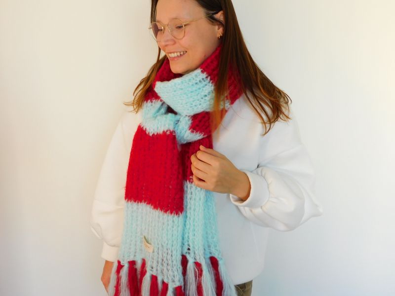 Clara sjaal - felblauw &amp; rood