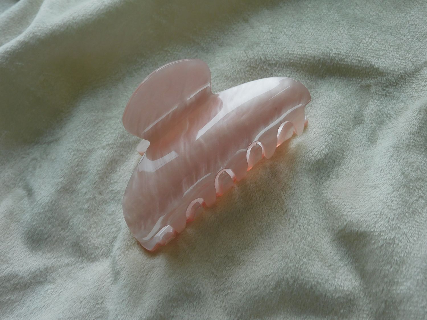 Pink marble haarspeld