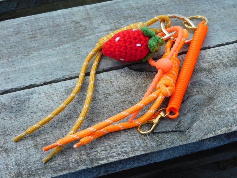 Aardbei bag charm - oranje
