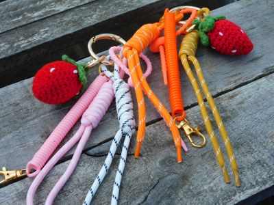 Aardbei bag charm - oranje