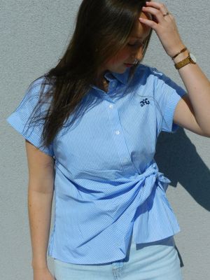 Floralie blouse - lichtblauw met strik