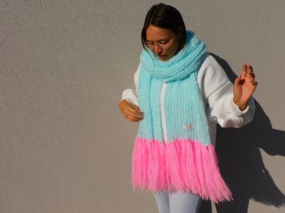 Clara sjaal - felblauw &amp; felroze