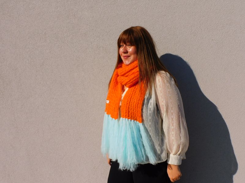 Clara sjaal - oranje &amp; felblauw