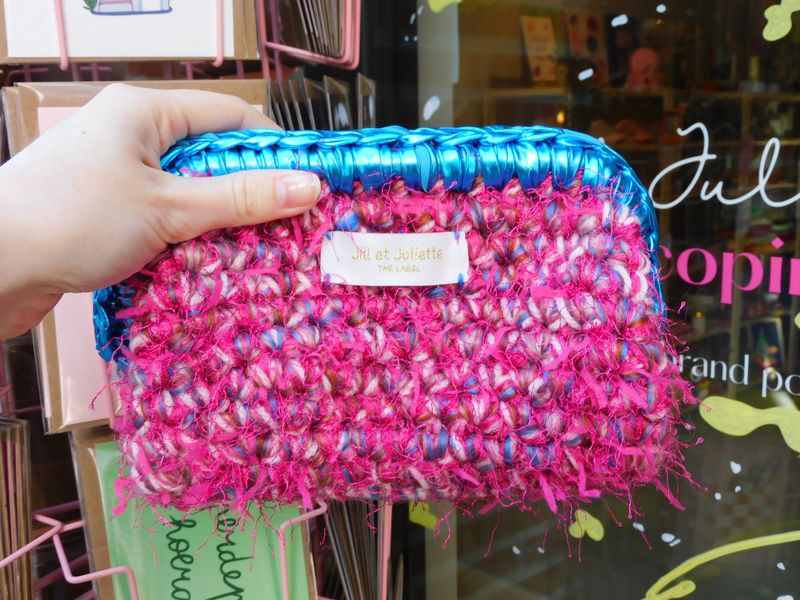 Recycled Ruby Metallic tas - fuchsia &amp; blauw - small