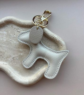 Hondje bag charm - beige