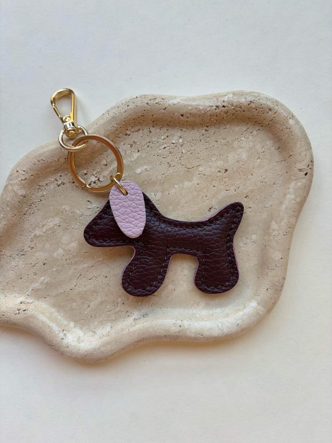 MINI hondje bag charm - burgundy &amp; lichtroze