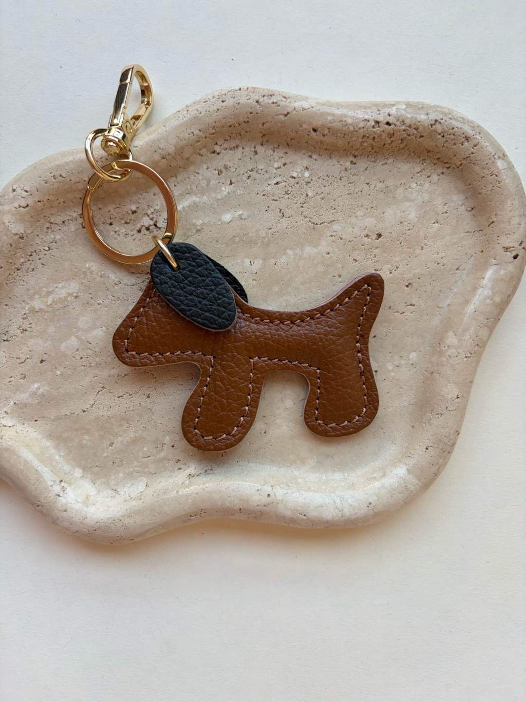 MINI hondje bag charm - bruin &amp; zwart