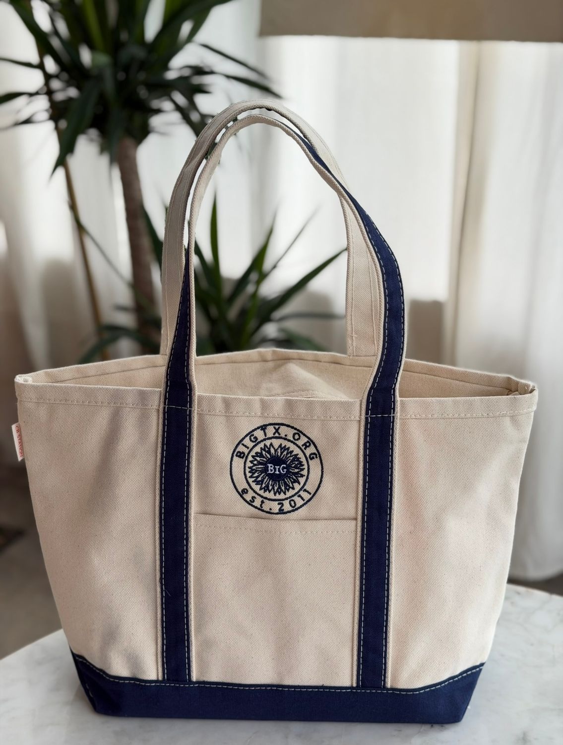 Classic Tote w/BiG Logo CB