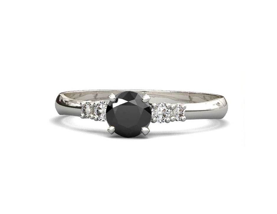Anillo de compromiso diamante negro