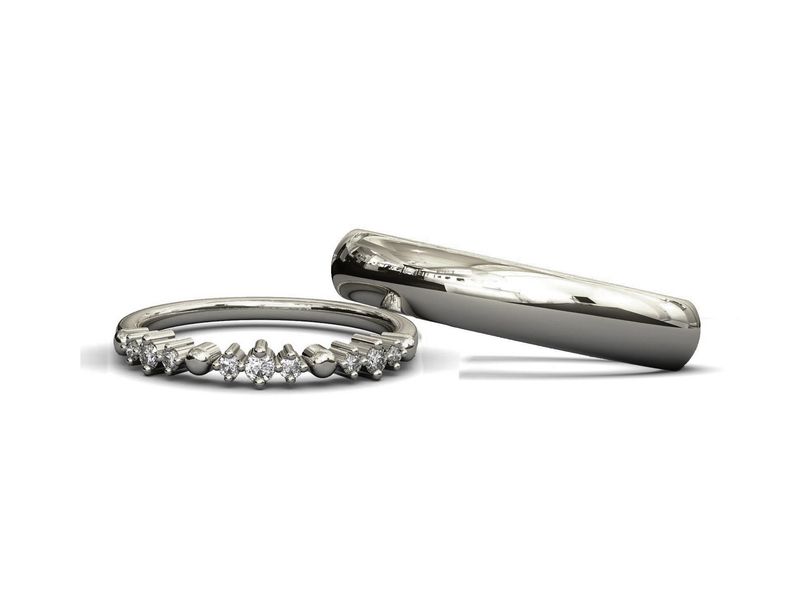 Argollas  y churumbela diamantes