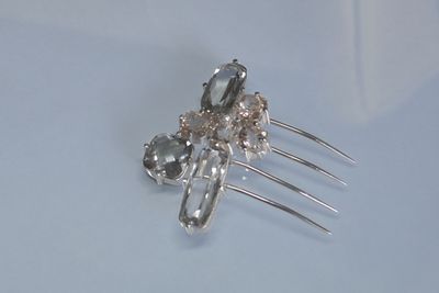Tocado estilo peineta