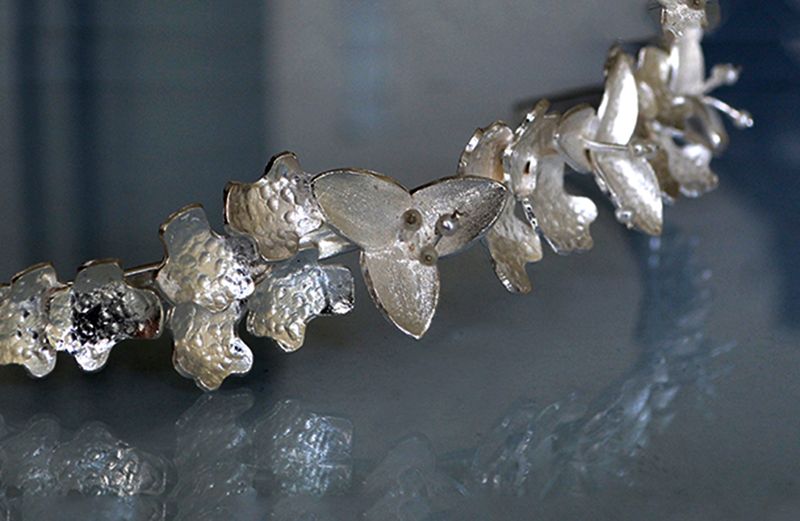 Tocado estilo diadema