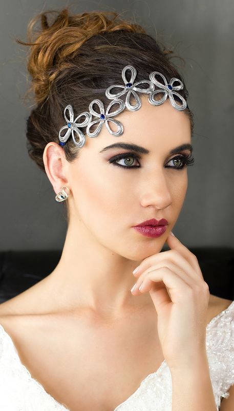 Tocado estilo peineta