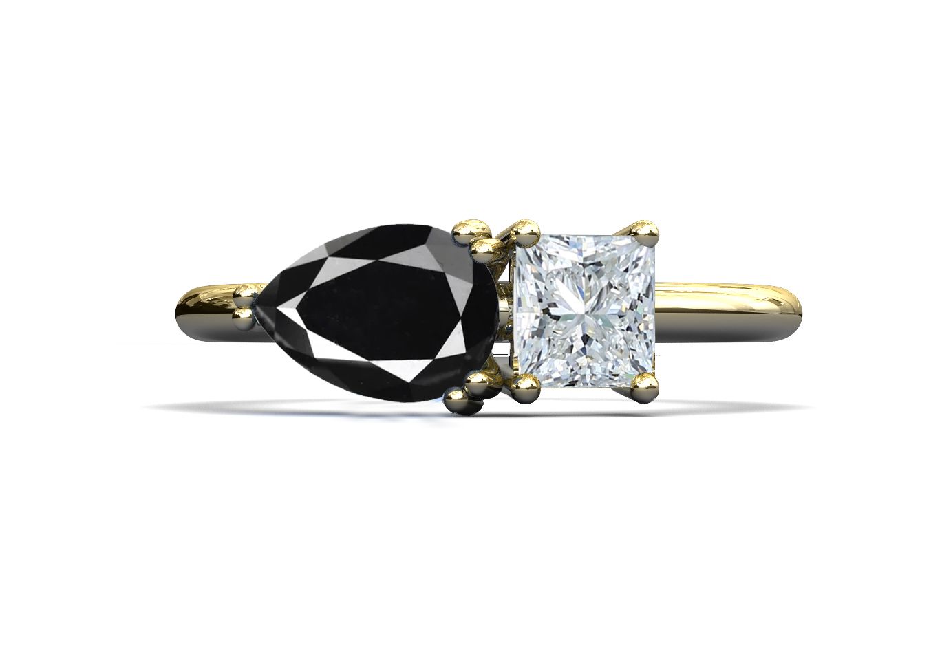 Anillo de compromiso diamante negro y princesa