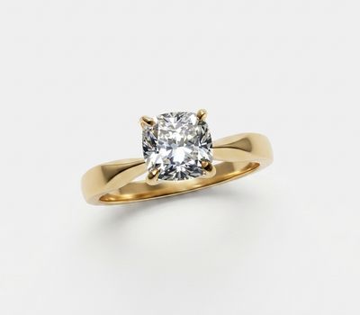 Anillo de compromiso solitario moissanita