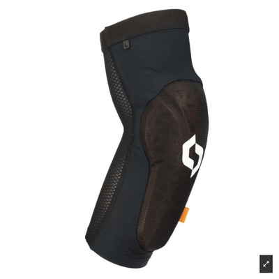 Scott Elbow guards Soldier