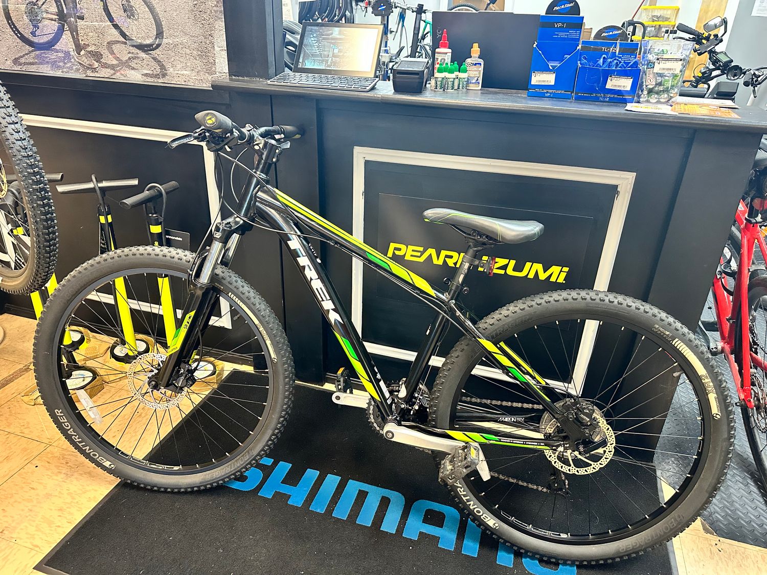 Trek marlin 6 Gen 2 SM MTB 27.5 / 2.2 USED