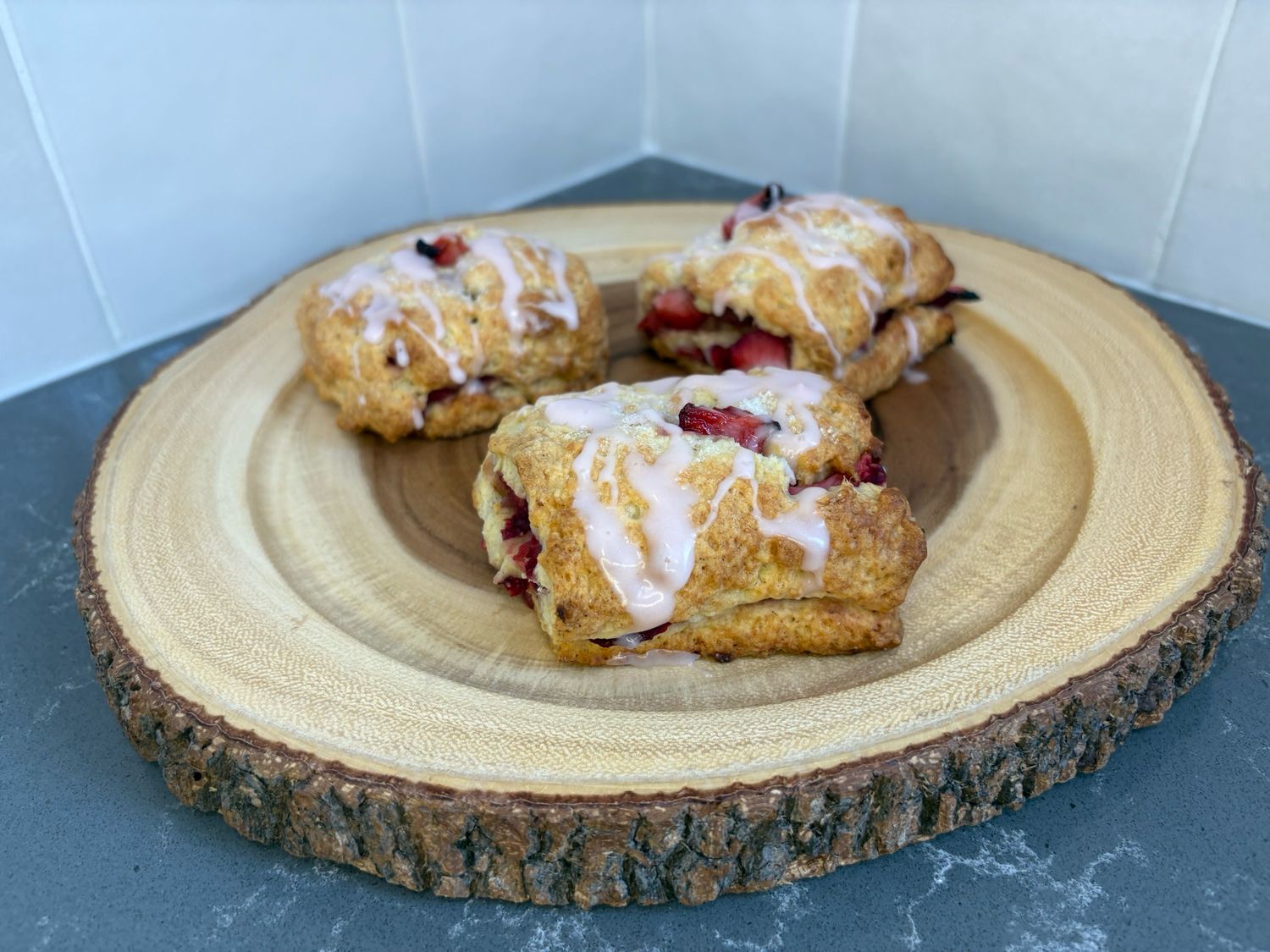 Strawberry scones (6 Scones)