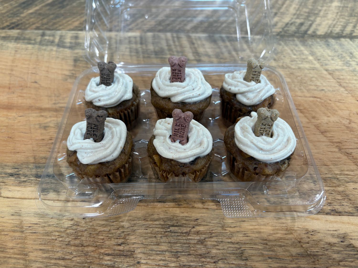 Mini pup cakes (24)