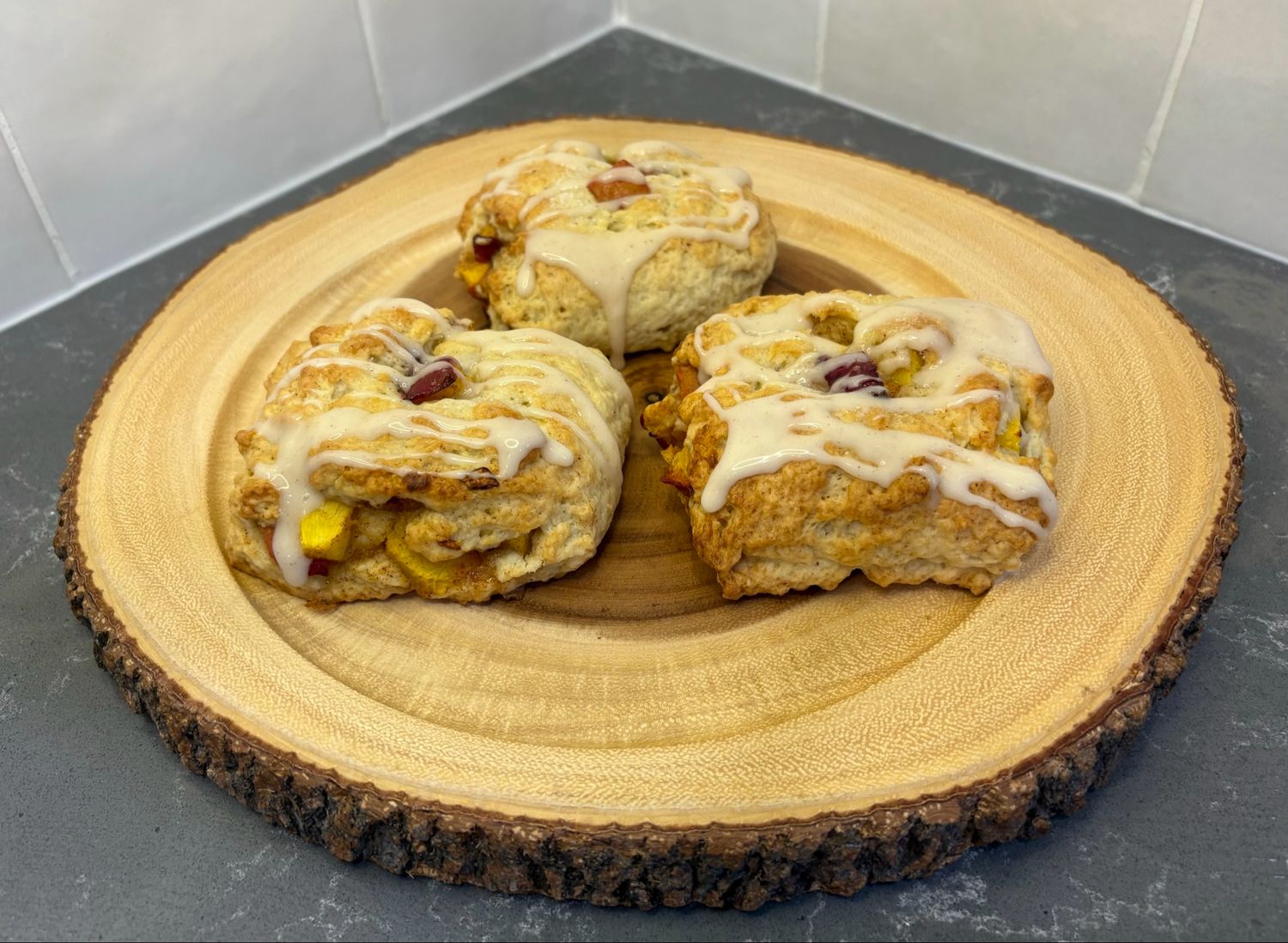 Peach scones (6 Scones)