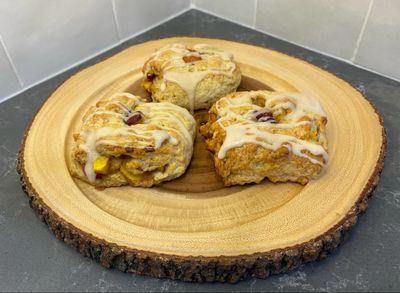 Peach scones (6 Scones)