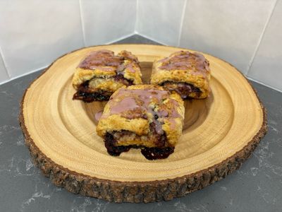 Concord Grape scones (6 Scones)