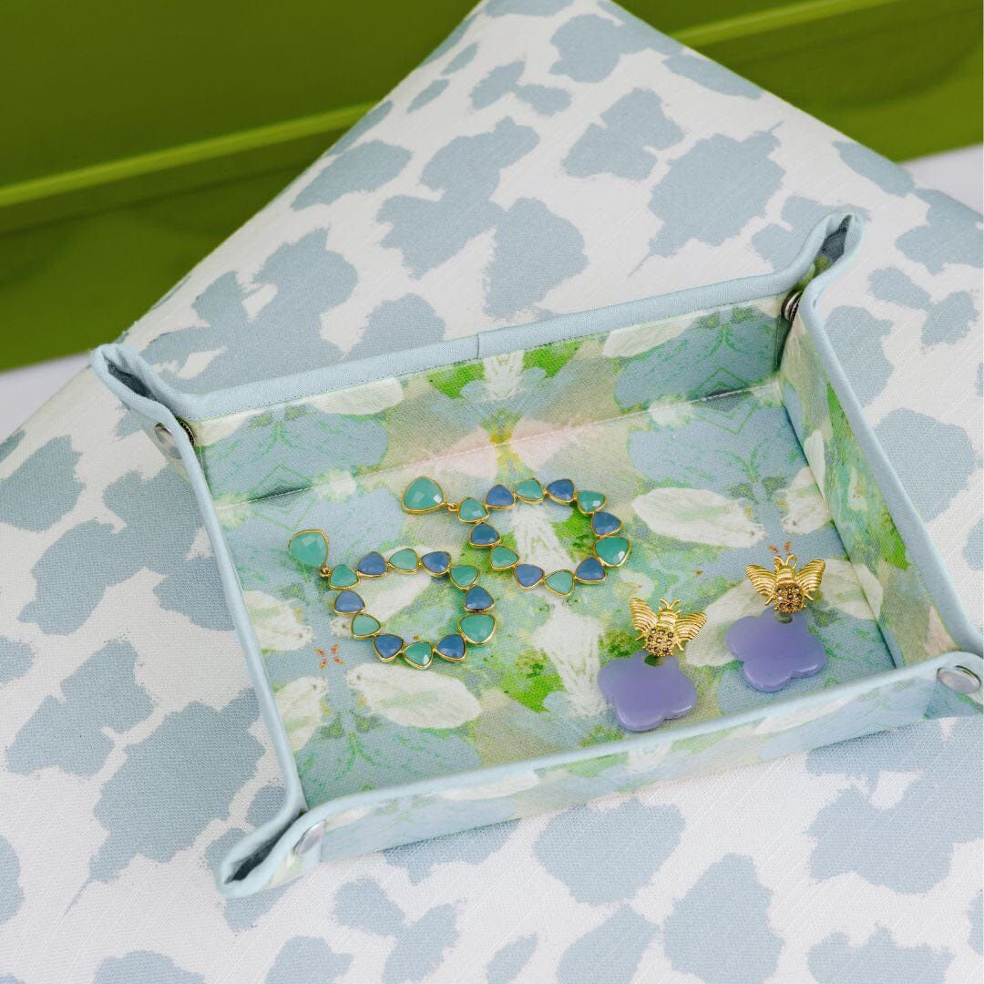 Laura Park Snap Tray, Pattern: Elephant Falls