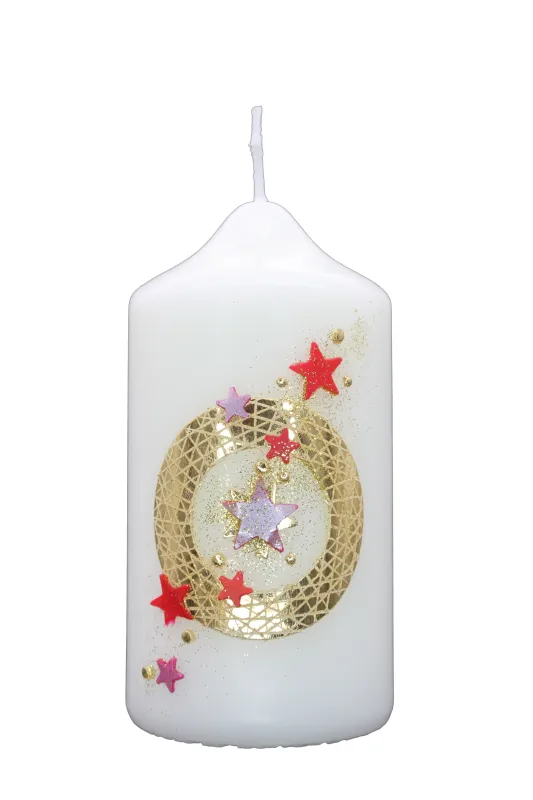 Weihnachtskerze mit goldenen Sternen & Kreis, verziert mit Rot- und Lilatönen – handgefertigt von Designer-Kerzen.de