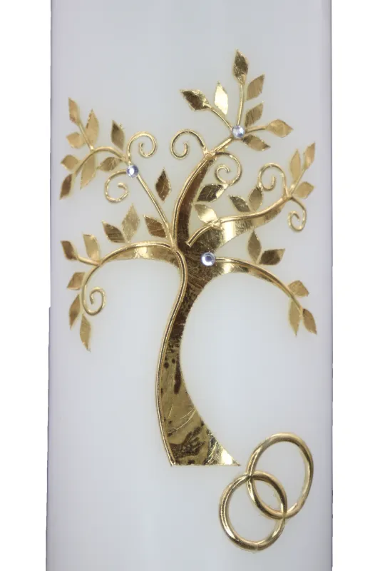 Weiße Hochzeitskerze mit goldenem Lebensbaum und Ringen- Nahaufnahme