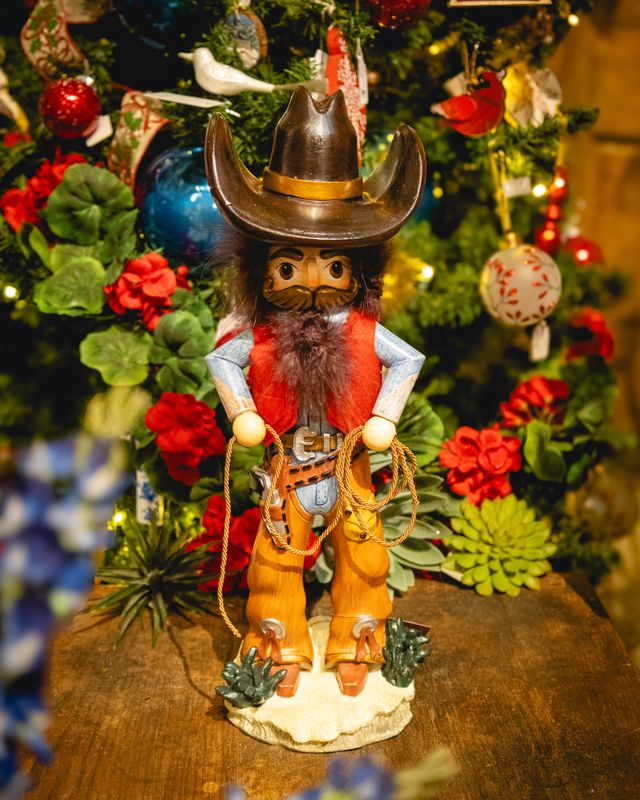 10 Gallon Hat Cowboy Nutcracker