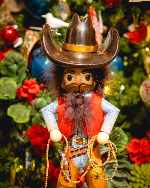 10 Gallon Hat Cowboy Nutcracker
