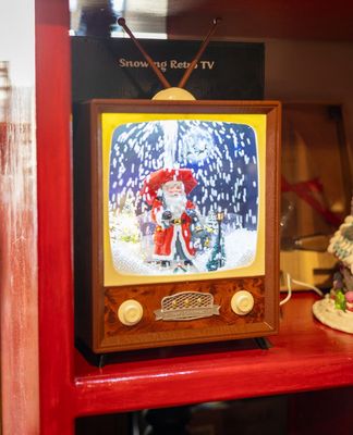Snowing Retro TV with Santa