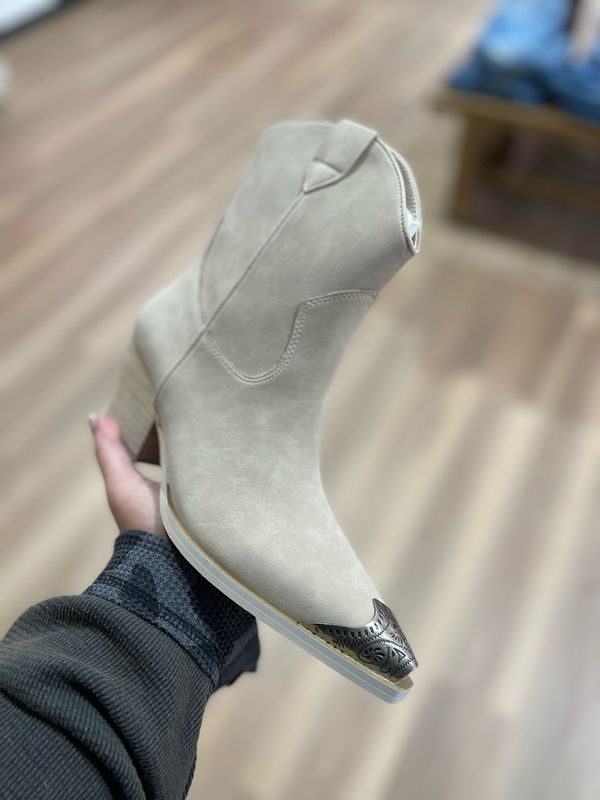 Zion Pointed Toe Cowboy Boot