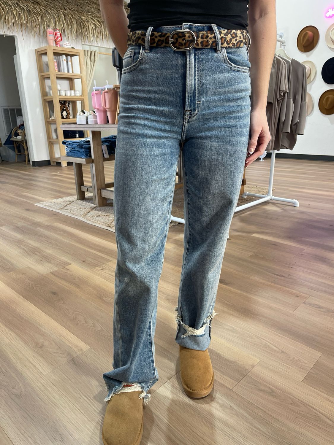 Frayed Hem Wide Straight Jeans